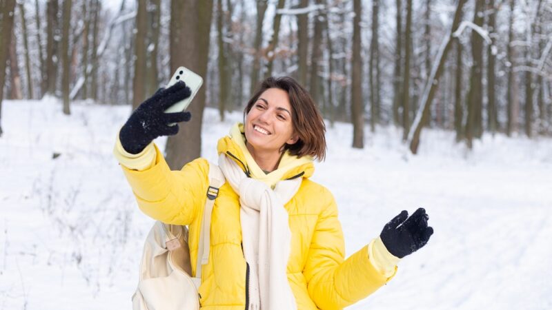 Kurtki i płaszcze zimowe – kobiecy wybór