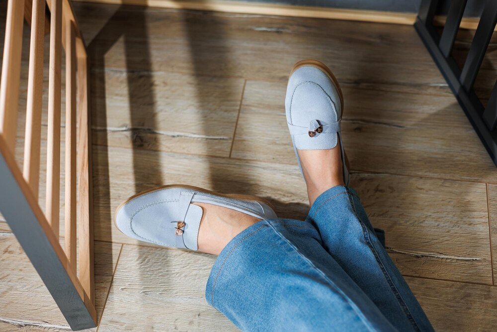Wygodne buty dla seniorki: Jak wybrać najlepsze modele?