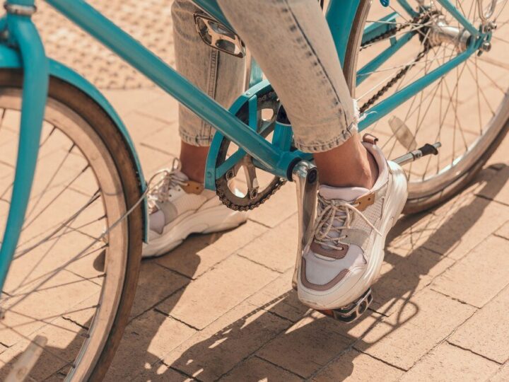Wygodne buty do pracy stojącej: jak wybrać najzdrowsze modele dla kobiet