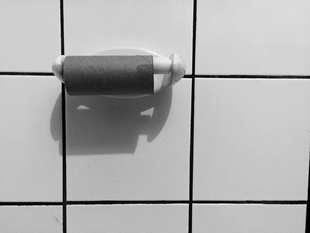 Jaka fuga do białych płytek w łazience i kuchni?