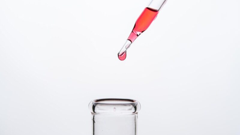 Pipeta synonim – fachowe i potoczne odpowiedniki