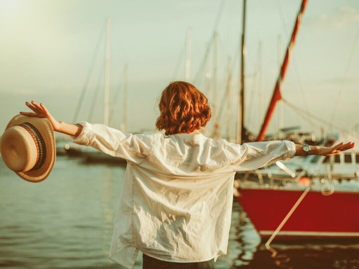 Sennik płynąć statkiem – życiowa podróż i zmiana kierunku