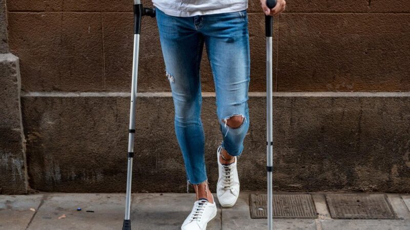 Sennik złamana noga – znaczenie i możliwe ostrzeżenia